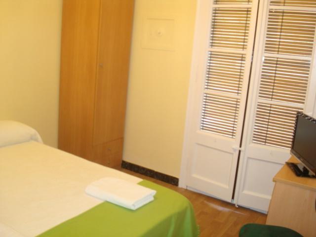 Hostel Turistic Castell Barcelona Exterior photo