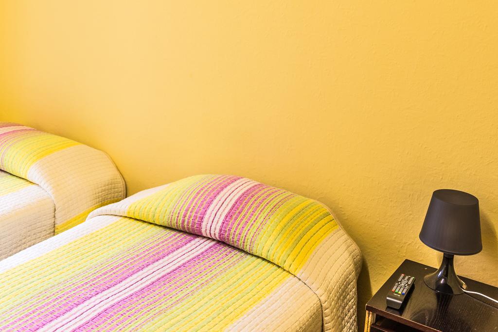 Hostel Turistic Castell Barcelona Exterior photo